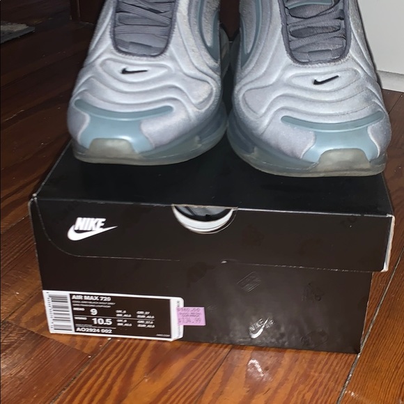 Nike men’s AirMax 720 - Picture 6 of 8